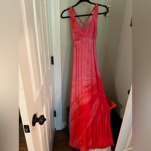Hard tail key hole twist back maxi. Pinkish reddish size S